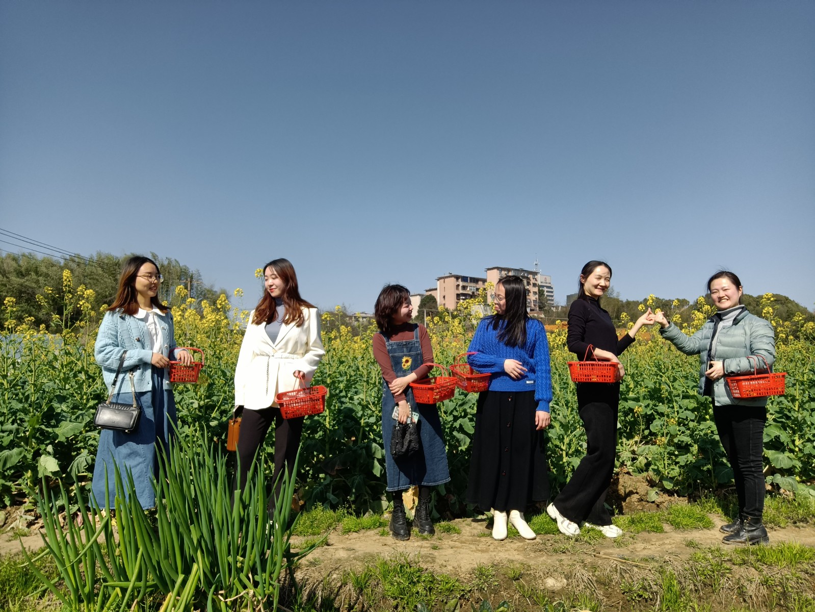 三八节部门女教师团建-3.jpg